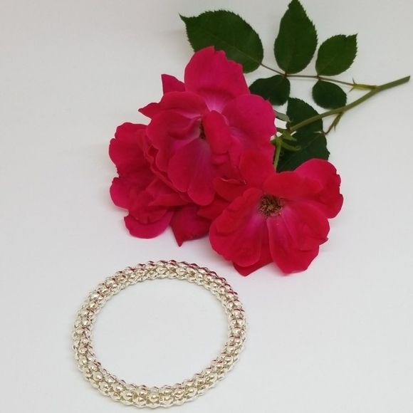 Beautiful Silvertone Bracelet  - Picture 6 of 8